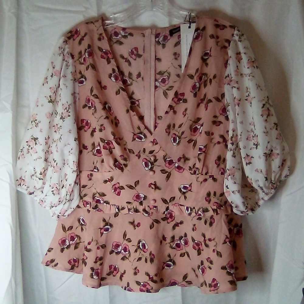 Boohoo, floral 3/4 sleeve top, size US 12